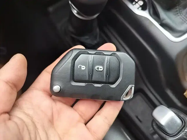 Jeep Wrangler — Фото автомобиля 8
