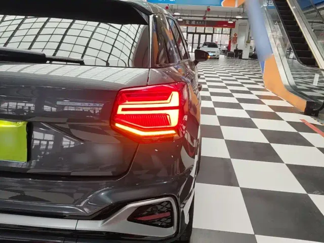 Audi Q2L — Фото автомобиля 7