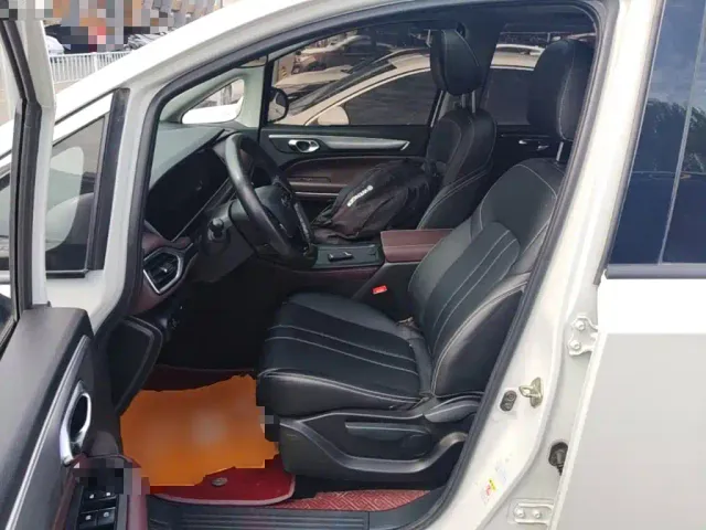 GAC Trumpchi M6 — Фото автомобиля 14