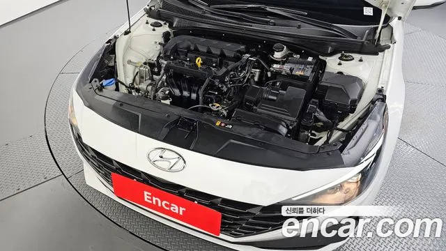 Hyundai Avante CN7 — Фото автомобиля 9