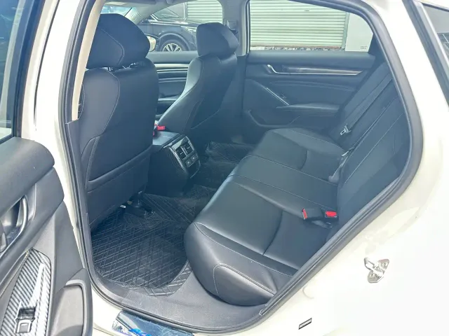 Honda Accord — Фото автомобиля 5