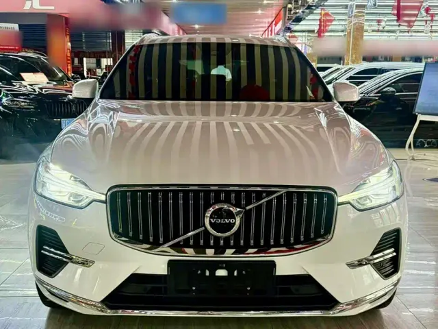 Volvo XC60 — Фото автомобиля 3