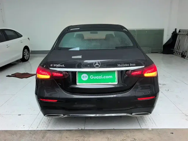 Mercedes-Benz E-Class — Фото автомобиля 5