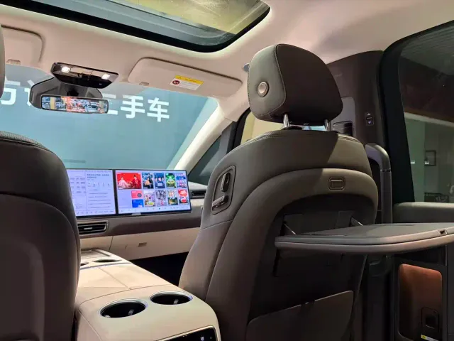 Li Auto MEGA — Фото автомобиля 10