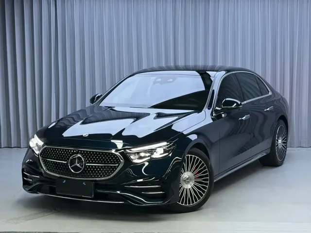 Фотография автомобиля — Mercedes-Benz E-Class