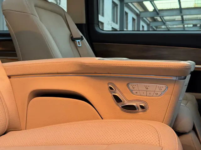 Mercedes-Benz V-Class — Фото автомобиля 9