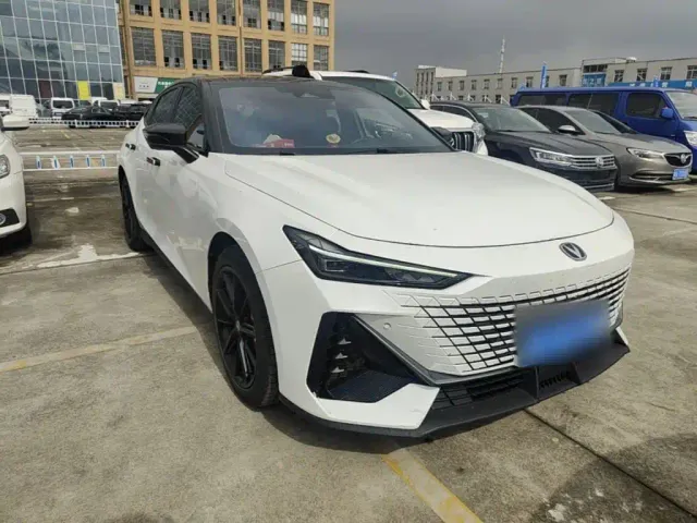 Changan UNI-V — Фото автомобиля 3