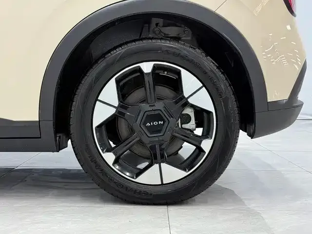 GAC Aion UT — Фото автомобиля 12
