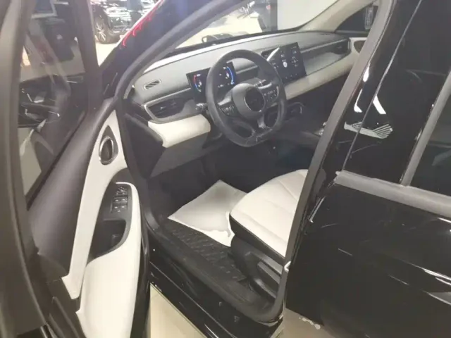 BYD Seal 05 DM-i — Фото автомобиля 14