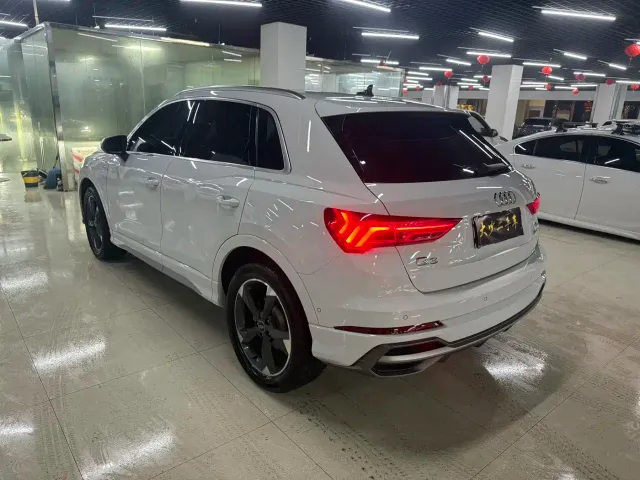 Audi Q3 — Фото автомобиля 12