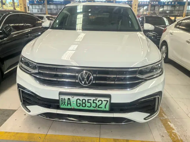 Volkswagen Tiguan L PHEV — Фото автомобиля 2