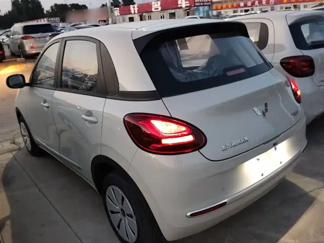 Wuling Bingo — Фото автомобиля 4