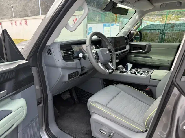 BAIC ORV Beijing Offroad BJ40 2024 2.0T All-new Blade Hero Edition Climber — Фото автомобиля 3