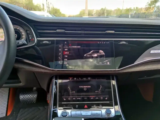 Audi Q7 — Фото автомобиля 13