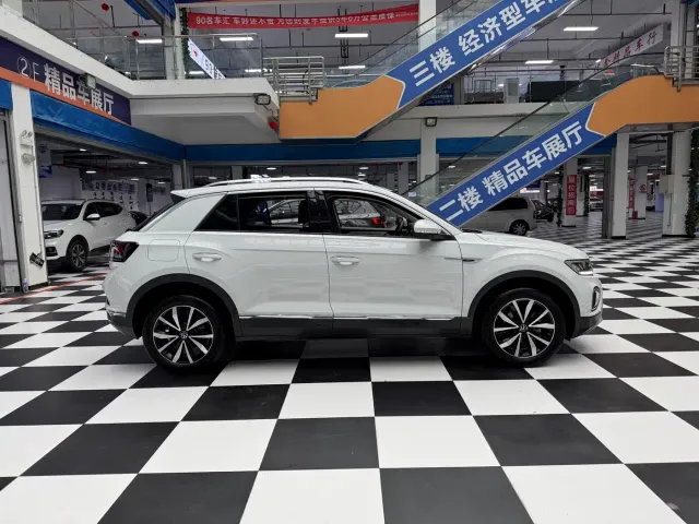 Volkswagen T-Roc — Фото автомобиля 4