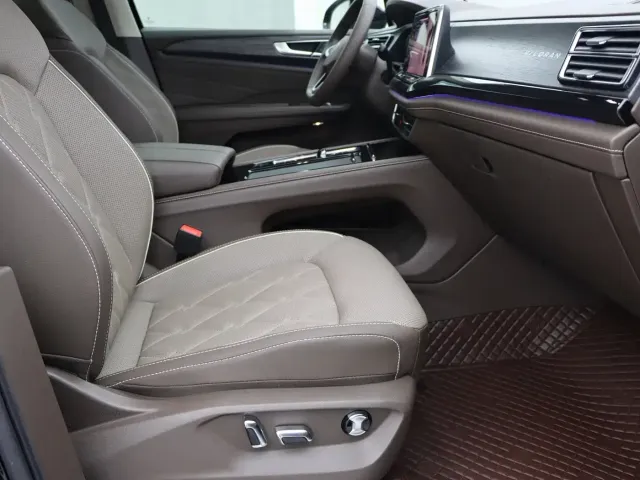 Volkswagen Viloran 2023 Facelift 380TSI Premium Edition — Фото автомобиля 8