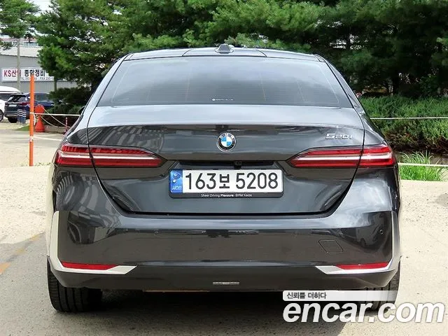 BMW 5-Series — Фото автомобиля 4