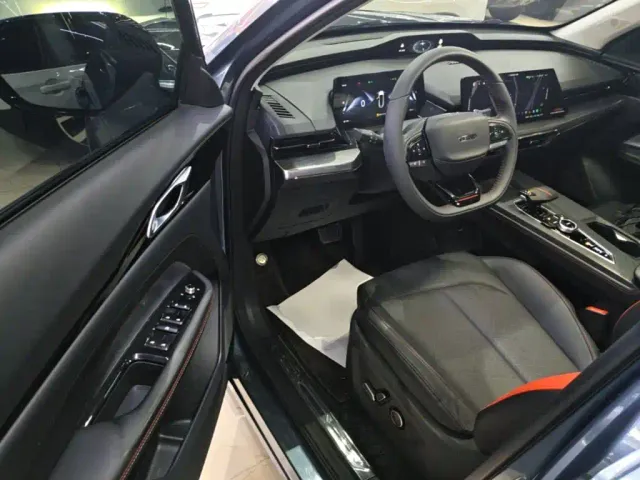 Changan Z6 — Фото автомобиля 15