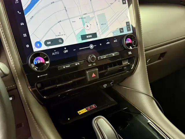 Toyota Alphard — Фото автомобиля 12