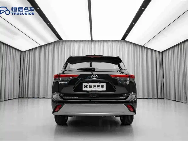 Toyota Highlander — Фото автомобиля 6