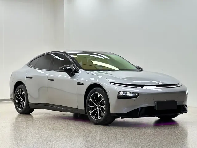 Xpeng P7 — Фото автомобиля 3