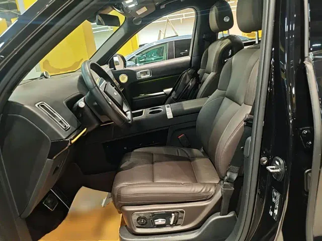 Li Auto L9 — Фото автомобиля 14