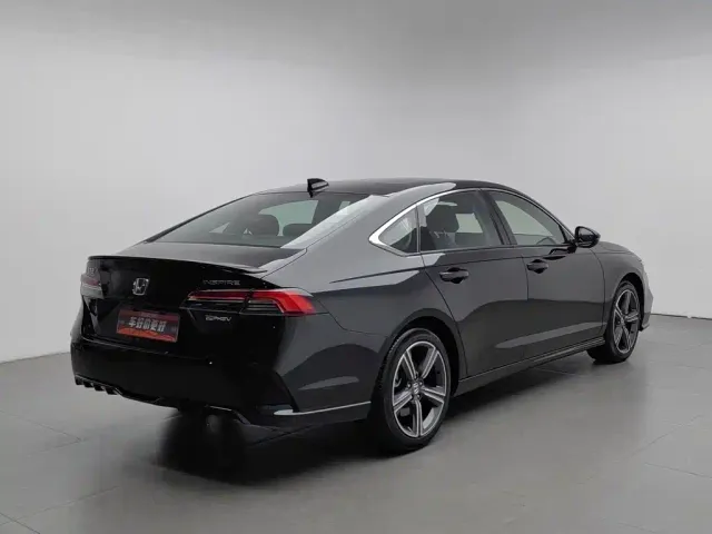 Honda Inspire Hybrid — Фото автомобиля 2