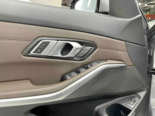 BMW 3 Series — Фото автомобиля 17