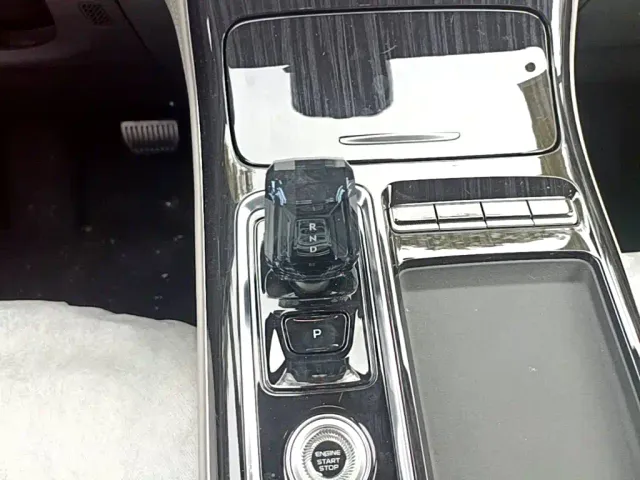 Geely Boyue L — Фото автомобиля 13