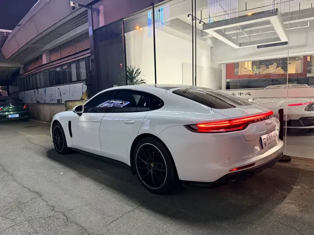 Porsche Panamera — Фото автомобиля 15