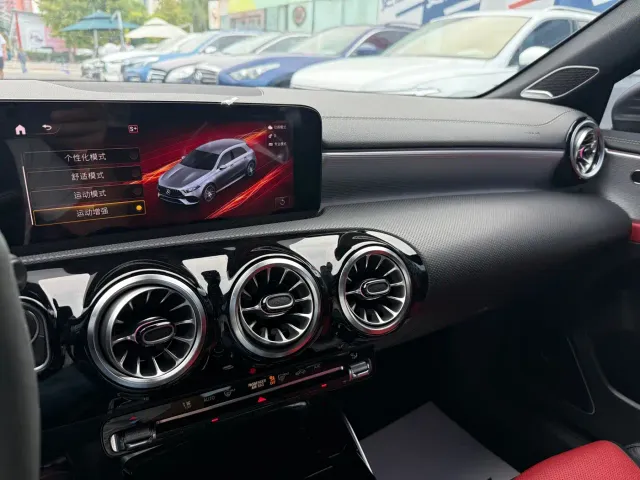 Mercedes-Benz Mercedes-Benz A-Class AMG (Import) 2022 AMG A 45 4MATIC+ — Фото автомобиля 22