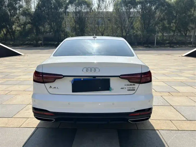 Audi A4L — Фото автомобиля 9