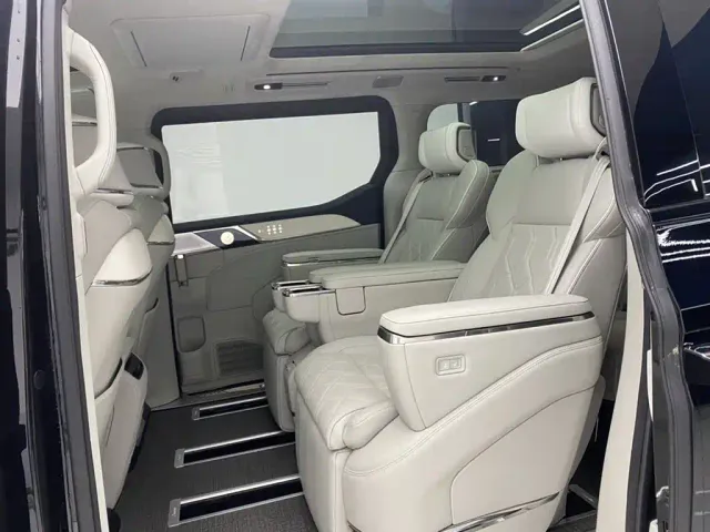 Volvo EM90 — Фото автомобиля 19