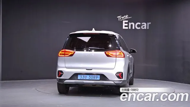 Kia Niro — Фото автомобиля 4