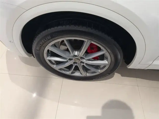 Audi Q5L — Фото автомобиля 24