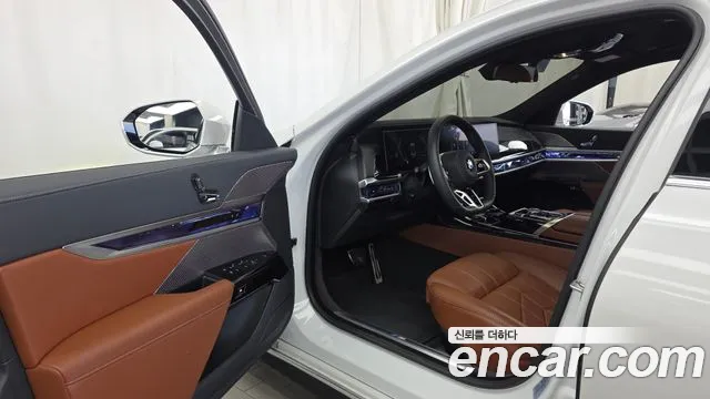 BMW 7 Series G70 — Фото автомобиля 15