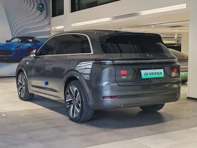 Li Auto L7 — Фото автомобиля 9