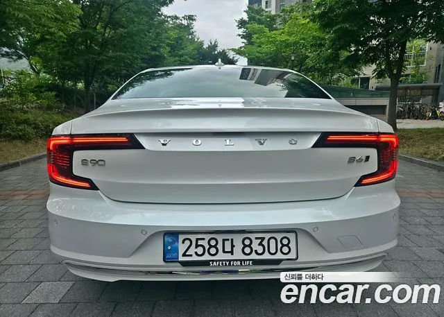 Volvo S90 — Фото автомобиля 5