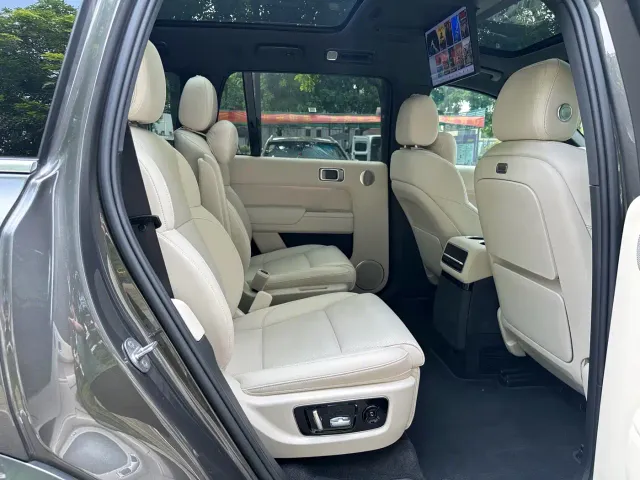 Li Auto L9 — Фото автомобиля 14