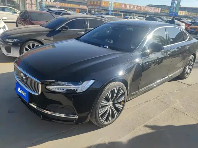 Фотография автомобиля — Volvo S90