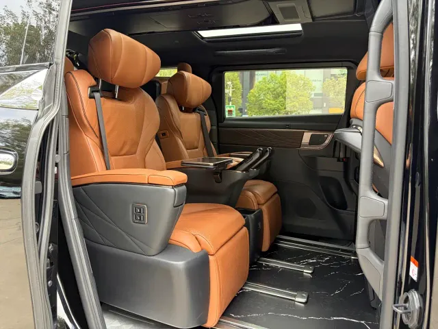 Toyota Alphard — Фото автомобиля 17