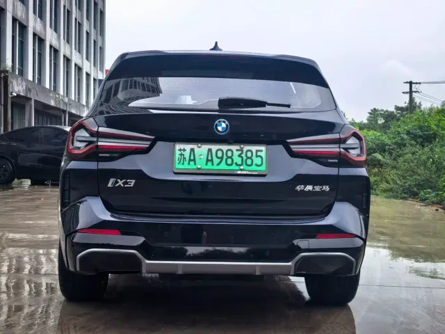 BMW iX3 — Фото автомобиля 8