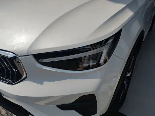 Volvo XC40 — Фото автомобиля 23