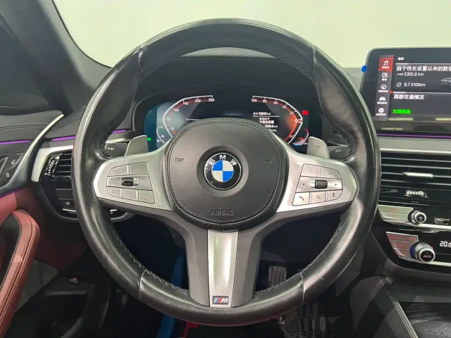 BMW 5 Series — Фото автомобиля 12