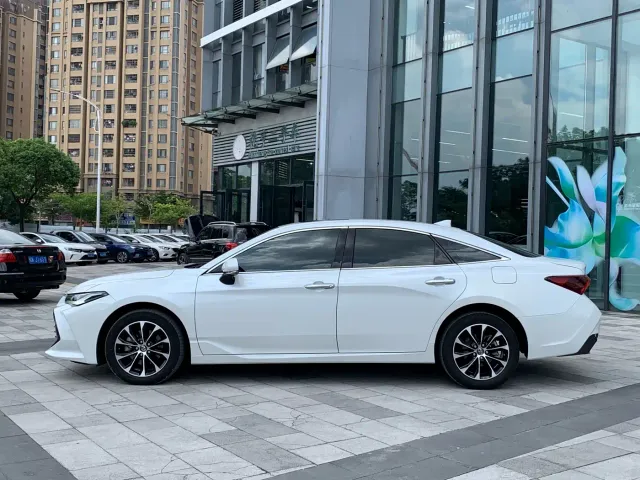 Toyota Avalon — Фото автомобиля 4