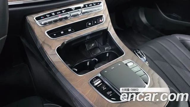Mercedes-Benz E-Class — Фото автомобиля 8