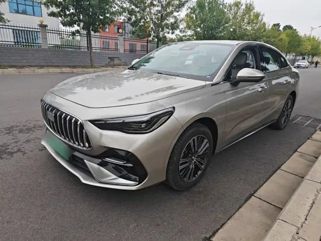 Фотография автомобиля — Geely Galaxy Stellar 6