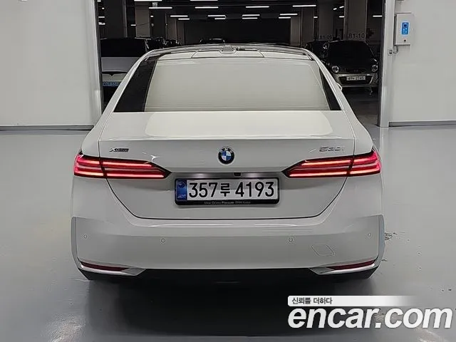 BMW 5-Series 5 серия (G60) — Фото автомобиля 3