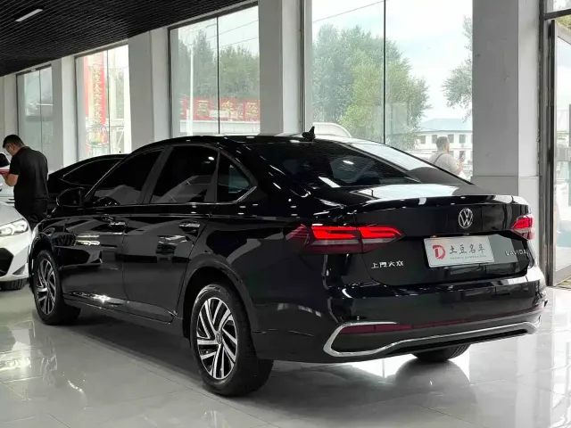 Volkswagen Lavida — Фото автомобиля 18