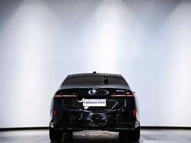 BMW 5 Series — Фото автомобиля 7